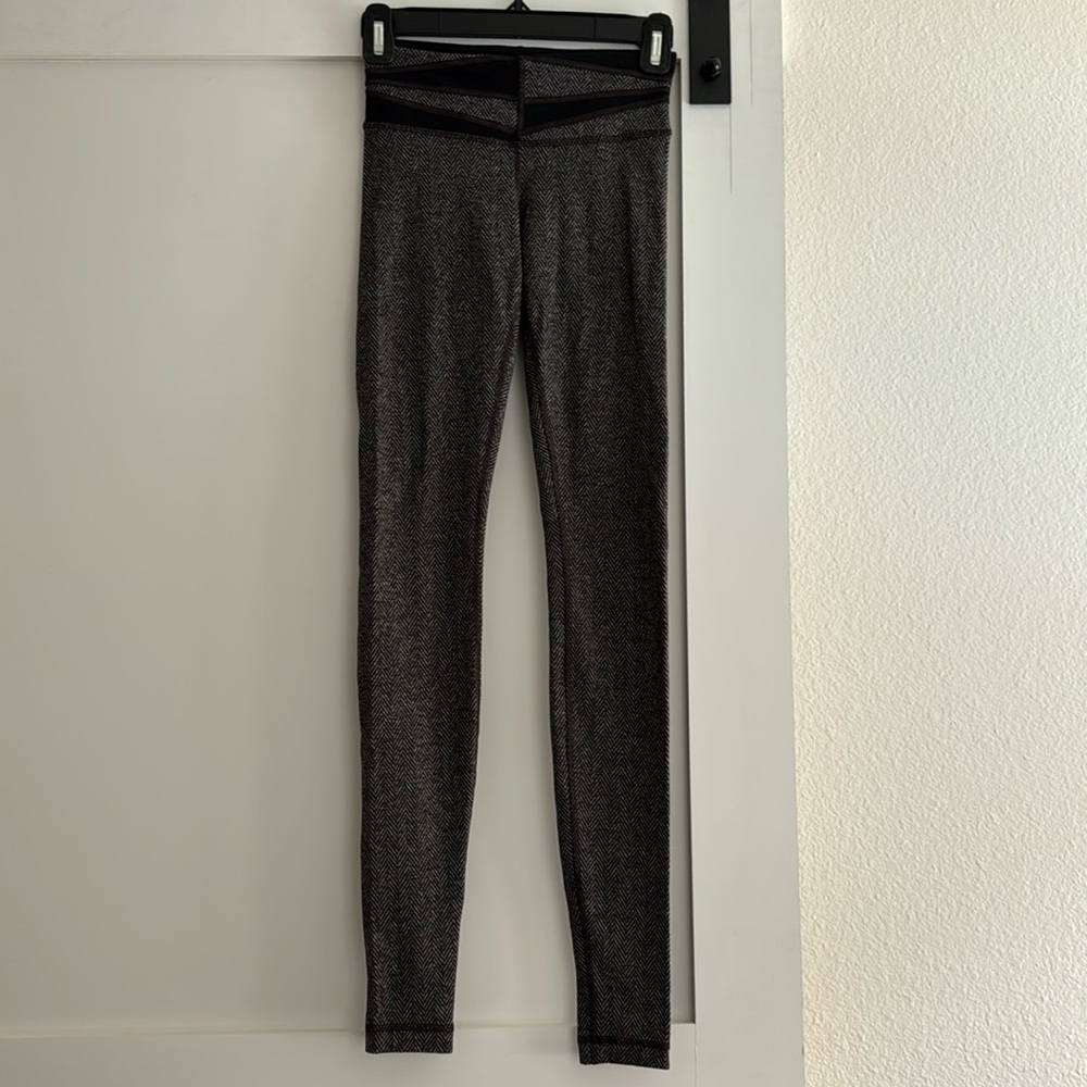 Lululemon Chevron Printed Leggings Sz 2 Activewear
